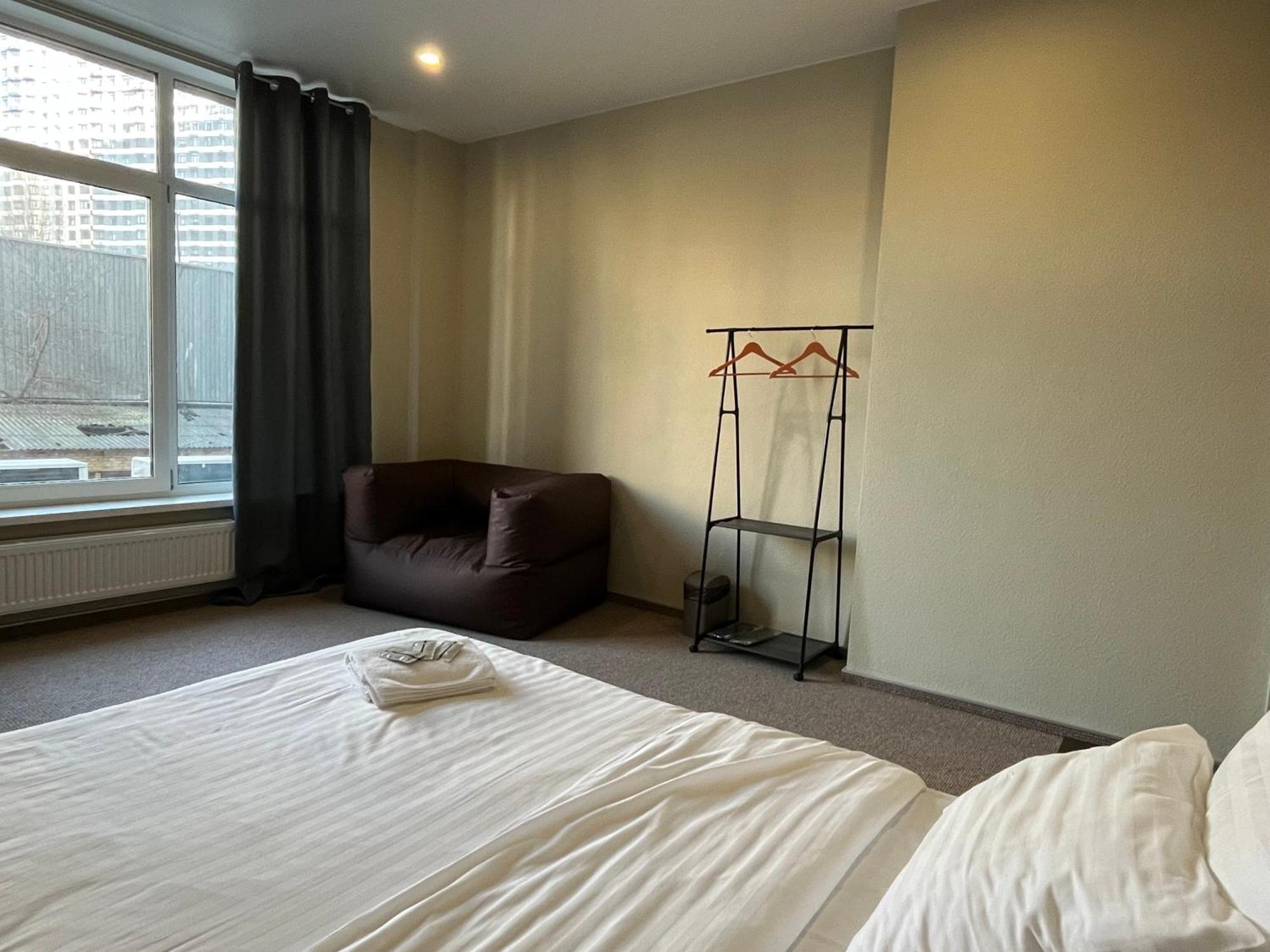 4Room Hostel Kyiv Exterior photo
